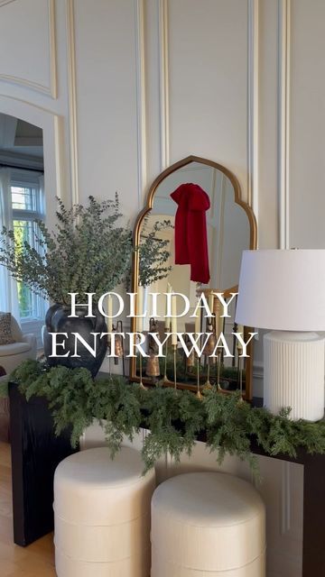 Foyer Round Table, Foyer Christmas Decor, Front Sitting Room, Holiday Entryway, Small Foyer, Entryway Flooring, Christmas Entryway, Coastal Dining, Entryway Inspiration