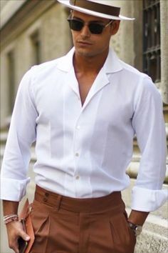 Shirt as a fashion item, can be combined with a variety of items. Older Mens Summer Fashion, Havana Outfit, Cuban Outfit, Older Mens Fashion, Formal Mens Fashion, Mens Fashion Smart, Hipster Mens Fashion, Men Style Tips, Mens Fashion Suits