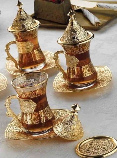 Türkiye Istanbul 💟 🇹🇷 | Turkish tea... | Facebook Turkish Tea Cups, Arabic Tea, Organic Food Store, Lebanese Cuisine, Dining Etiquette, Fruit And Vegetable Storage, Luxury Tableware, Turkish Tea, Jewel Colors