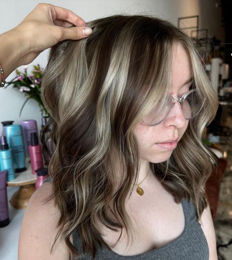 90’s chunky highlights🤟🏼 • • • #chunkyhighlights #90schunkyhighlights #blondehair #trendyhair #2023hairtrends #dfwhairstylist #friscotx… | Instagram Carmel Chunky Highlights On Black Hair, Highlight Chunks Brown Hair, Chunky High And Low Lights, Short Chunky Highlights, Chunky Balayage Brunettes, Chunky Highlights For Brown Hair Caramel, Short Hair Chunky Highlights, Brown Hair Chunky Highlights, Brown Hair With Chunky Highlights