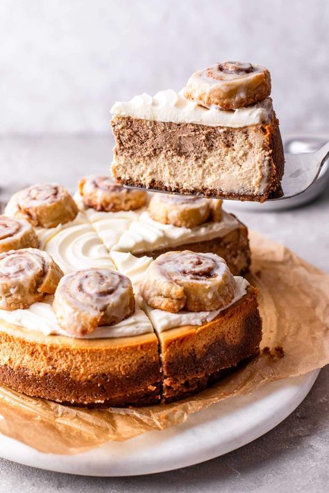 Cinnamon Roll Cheesecake - Eats Delightful Cinnamoroll Cheesecake, No Bake Cinnamon Roll Cheesecake, Cinnamon Rolls Cheesecake, Cinnamon Roll Cheesecake Recipes, Cinnamon Bun Cheesecake, Cinnamon Rolls Cake, Royal Desserts, Cheesecake Cinnamon Rolls, Trendy Desserts