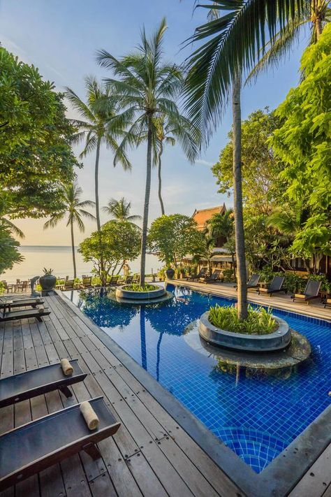 Where to stay in Koh Samui? Samui Paradise Chaweng Beach Resort & Spa – A Koh Samui beach hotel – Samui Paradise offers luxurious suites and villas with private terraces on a quiet strip of Koh Samui. The beachfront resort features an outdoor pool with 2 spa baths, a spa and 2 restaurants. | affiliate link | #kohsamui #kosamui #thailand #beachhotel Spa Baths, Koh Samui Beach, Thailand Beach, Chaweng, Thailand Beaches, House Beach, Beach Road, Beach Hotel, Koh Samui