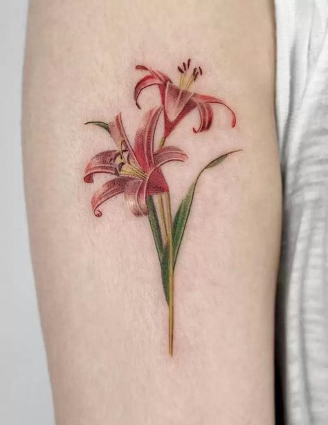 Daylily Tattoo, 88 Tattoo, Lily Tattoo Meaning, Tiger Lily Tattoos, Lily Tattoos, Flower Leg Tattoos, Flower Tattoo Meanings, Rose Tattoos For Women, Floral Tattoo Sleeve