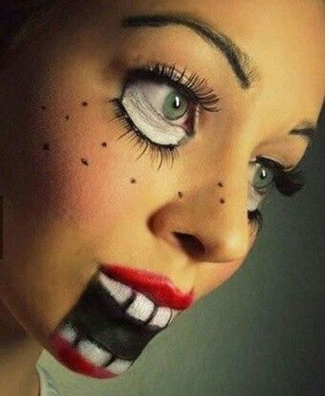 Scary Doll Makeup, Creepy Doll Makeup, Doll Makeup Halloween, Ideas Maquillaje, Halloween Make-up Looks, Halloween Costumes To Make, Doll Face Paint, Doll Halloween Costume, Halloween Makeup Inspiration