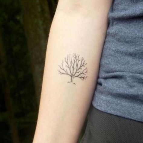 85 Most Beautiful Tree Of LIfe Tattoo Ideas | YourTango Small Tree Tattoo, Tattoo Hummingbird, Simple Tree Tattoo, Tree Roots Tattoo, Tree Branch Tattoo, Roots Tattoo, Tattoo Son, Oak Tree Tattoo, Tattoo Tree