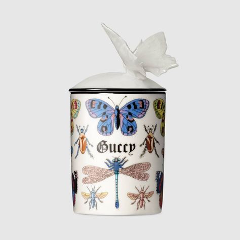 Shop the Off-White Porcelain Mehen, Medium Maison De L'Amour Candle at GUCCI.COM. Enjoy Free Shipping and Complimentary Gift Wrapping. Gucci Decor, Gucci Home, Gucci Store, Gucci Gifts, Luxury Gifts For Her, Scented Candles Luxury, Persian Blue, Luxury Gifts, Luxury Home Decor