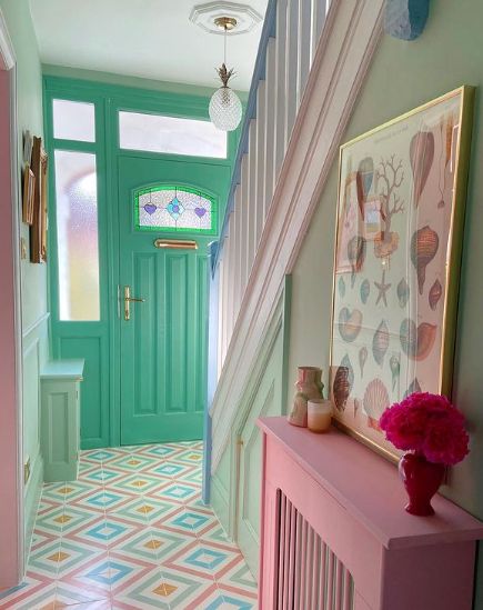 INSPIRATION: INTERIORS: A COLOURFUL RENOVATION — CLAIRE HEFFER DESIGN Maximalist Rooms, Deco Sims, Art Deco Style Interior, Home Inspo Living Room, Disney Minimalist, Colorful House, Aesthetic Interior Design, Pastel Interior, Colorful Interior