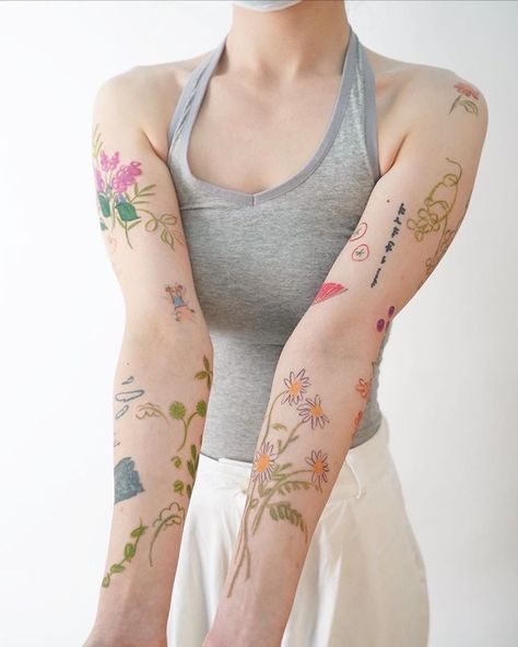 Full Neck Tattoos, Many Tattoos, Small Neck Tattoos, Funky Tattoos, Neck Tattoos Women, Handpoke Tattoo, 4 Tattoo, Dainty Tattoos, Elegant Tattoos