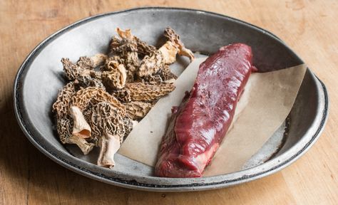 Venison Tenderloins Crusted with Dried Morel Mushrooms Dry Mushroom Recipes, Fresh Mushrooms Recipes, Fried Venison, Venison Tenderloin Recipes, Morel Mushroom Recipes, Leafy Greens Recipes, Venison Tenderloin, Wild Mushroom Recipes, Morel Mushrooms