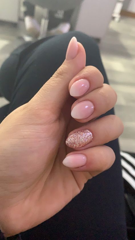 Fall Wedding Nails Bridesmaid Almond, New Years Nail Designs Oval, Short Almond Nails Designs Fall 2023, Almond Shaped Nails Fall Colors, Late January Nails, Almond Shape Nails Winter, Short Nail Designs Almond Shape, October Almond Nails, Fall Nails Ideas Autumn Almond