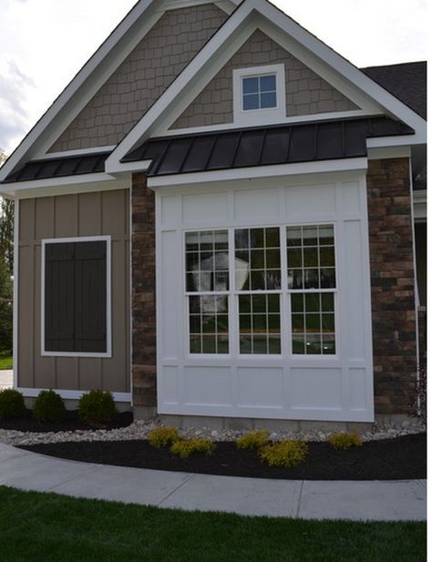 dining bump out  add continuous metal roof over it (same roofline over front door) Bay Window Trim, Rooftop Building, Bump Out Window, Window Bump Out, Megan Anderson, Bay Window Exterior, Unique Windows, House Awnings, Door Awning