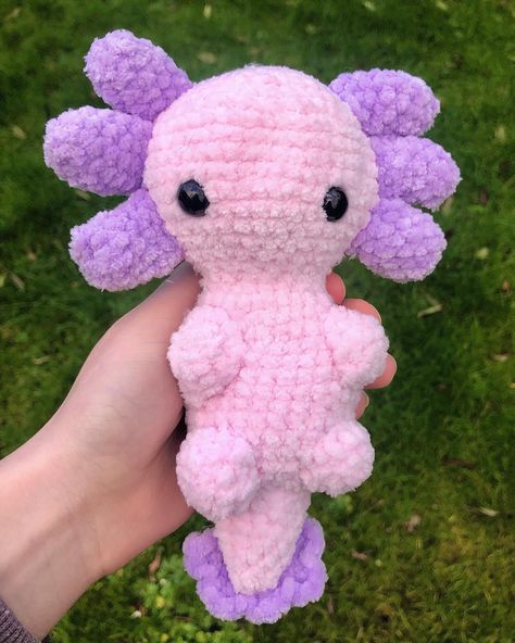 Pink And Purple Crochet, Amigurumi Axolotl, Purple Stuffed Animals, Crochet Axolotl, Easy Crochet Animals, Purple Crochet, Cool Art Projects, Animal Patterns, Crochet Stuff