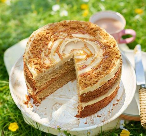 Easy speculoos cake Cinnamon Icing, Vegetarian Nutrition, Soft Sugar, Bbc Good Food, Baking Project, Bbc Good Food Recipes, Food Magazine, Quick Bread, Sweets Treats