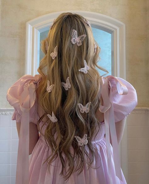 Butterfly Hairstyle, Fairy Hair, Clip Hairstyles, Butterfly Hair Clip, Princess Hairstyles, Princess Aesthetic, Fancy Hairstyles, Hair Stylist Life, Butterfly Hair