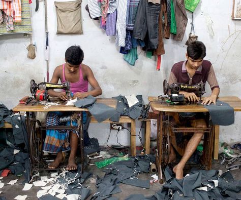 Child Labor In Fashion Is Still A Major Problem Unsustainable Fashion, Dark Fashion Photography, Social Projects, Ethical Fashion Brands, Fashion Revolution, Fashion Project, Fashion Mode, Ethical Fashion, Fast Fashion