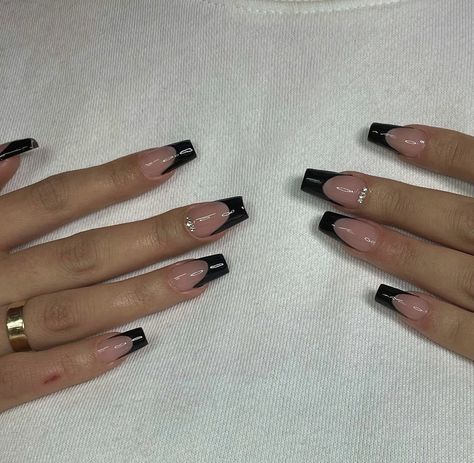 Black French Tip Pearl Nails, Black French Tip Gems, Black French Tips With Gold Line, Emo French Tip Nails, Black French Tip With Silver Line, Black French Tips Square, Black Nail With Rhinestones, Black French Tip Nails With Diamonds, French Tip With Stones