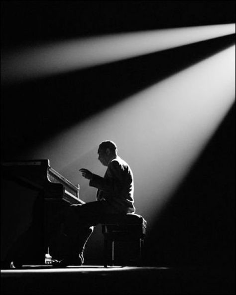 Piano Photoshoot, Piano Photography, Blue Note Jazz, Herbert List, Morrison Hotel, Musician Portraits, Duke Ellington, Piano Player, Jazz Musicians