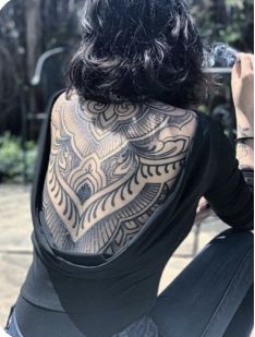 Maori Tattoo Frau, Noir Tattoo, Heather Moss, Backpiece Tattoo, Stomach Tattoos Women, Model Tattoo, Back Piece Tattoo, Pieces Tattoo, Tattoo Girls