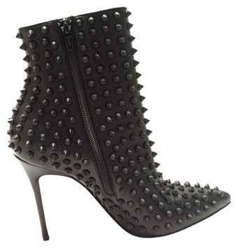 Christian Louboutin Snakilta 100 Nappa Spiked Leather Black/Black Matte Boots. Get the must-have boots of this season! These Christian Louboutin Snakilta 100 Nappa Spiked Leather Black/Black Matte Boots are a top 10 member favorite on Tradesy. Save on yours before they're sold out! Stiletto Ankle Boots, Timeless Boots, Popular Boots, Studded Ankle Boots, Leather Rivets, Pointed Heels, Drag Queens, High Heel Boots Ankle, Thick Heels