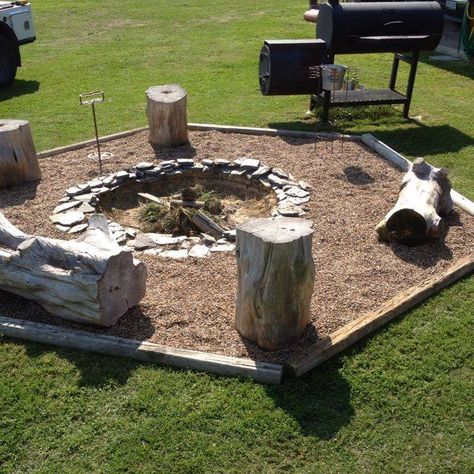 Firepit Fire Pit Video, Cheap Fire Pit, Fire Pit Plans, Backyard Fire Pit, Fire Pit Landscaping, Diy Bbq, Fire Pit Furniture, Fireplace Garden, Backyard Fireplace