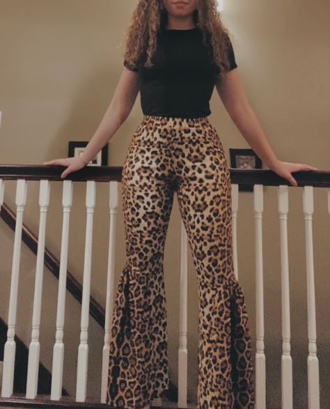 Tiger Pants, Cheetah Print Pants, Printed Bell Bottoms, Bell Bottoms Outfit, Print Pants, Winter Fits, Printed Pants, Outfits Aesthetic, Cheetah Print