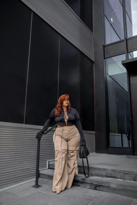 New York Fashion Plus Size, Beautiful Plus Size Women, Dark Feminine Plus Size, Dark Feminine Aesthetic Plus Size, Tall Curvy Women Outfits, Plus Size Baddie Outfits Clubbing, Black Curvy Women Outfits, Plus Size Techwear, Curvy Dress Casual