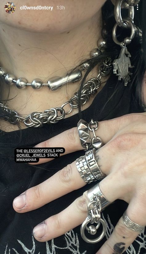 Chunky Accessories Aesthetic, Alt Jewelry Aesthetic, Grungy Silver Jewelry, Chunky Silver Jewellery Aesthetic, Chunky Grunge Jewelry, 90s Jewellery, Silver Punk Jewelry For Streetwear, Chain Accessories Grunge, Masc Jewelry