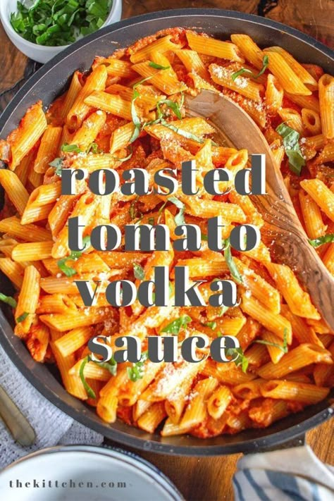 Tomato Vodka Sauce, Grape Tomato Recipes, Homemade Vodka Sauce, Roasted Grape Tomatoes, Vodka Sauce Recipe, Oven Roasted Tomatoes, Vodka Pasta, Fresh Tomato Recipes, Roasted Tomato Sauce