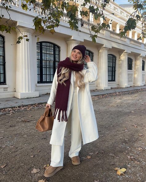 Winter whites with a twist 🤍🍇❄️ | Instagram Cream Scarf Outfit, Burgundy Scarf Outfit, Cream Coat Outfit Winter, White Trench Coat Outfit, Coat Outfit Ideas For Women, Coat Outfits For Women, White Coat Outfit, Coat Outfit Ideas, Scarf Outfit Winter