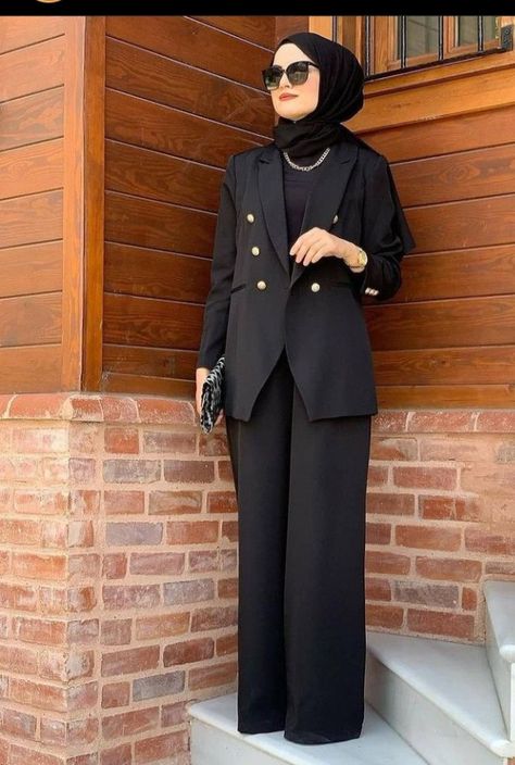 Black Suit Hijab Outfit, Suit For Hijab Women, Formal Suits For Women Hijab, Hijab Business Outfit, Black Hijab Outfit, Women Professional Attire, Black Hijab, Stile Hijab, Hijab Fashionista