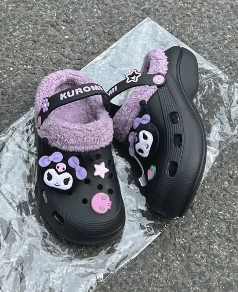 Kuromi Crocs, Kuromi Outfit, Crocs With Charms, Hello Kitty Shoes, Crocs Fashion, Preppy Shoes, Cute Slippers, Cute Shoes Heels, Dr Shoes