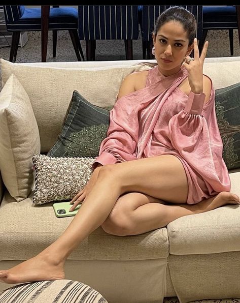 Mira Kapoor, Mira Rajput, Bollywood Couples, Bollywood Girls, Indian Actress Hot Pics, Bollywood Celebrities, India Beauty, Bollywood Fashion, Bollywood Actress