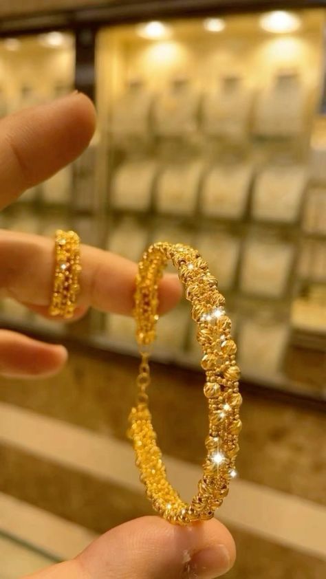 Turkish Jewellery Gold Necklaces, Jewelry Accessories For Wedding, Gold Jewelry Middle East, Arabic Gold Jewelry Dubai, Bijoux En Or Dubai, Gold Dubai Jewellery, Saudi Gold Jewellery Design, Somali Gold, Dubai Gold Jewelry Necklaces Bridal