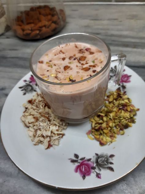 Easy & Famous recipe of Kashmiri Chai INSTAGRAM: desi_foodrecipe #desi food # desi #Yummy #desifoodrecipe Kashmiri Chai, Famous Recipe, Desi Food, Desi, Oatmeal, Cooking Recipes, Instagram