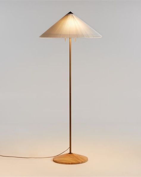 Wicker Floor Lamp, Wooden Floor Lamps, Task Floor Lamp, Arc Floor Lamps, Standing Lamp, Linen Shades, Beveled Glass, Wooden Base, Unique Furniture