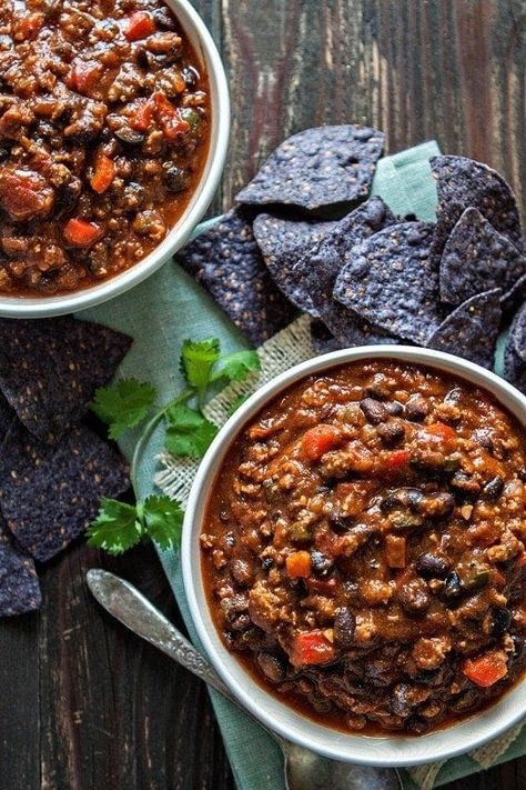 Pumpkin and Turkey Black Bean Chili | Good Life Eats Black Bean Pumpkin Chili, Turkey Black Bean Chili, Sweet Potato Black Bean Chili, Turkey Chili Crockpot, Pumpkin Chili Recipe, Best Pumpkin Recipes, Pumpkin Chili, Black Bean Chili, Best Chili Recipe