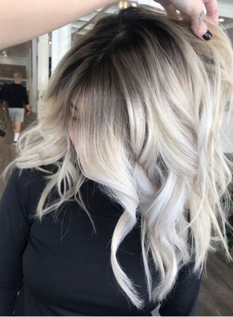 Icy Blonde Hair Highlights, Blonde Hair With Roots, Icy Blonde Hair, Blonde Roots, Dark Roots Blonde Hair, Balayage Blonde, Icy Blonde, Hair Done, Balayage Hair Blonde