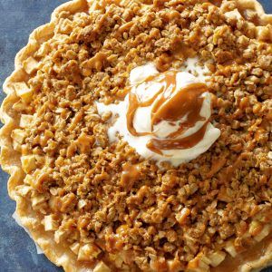 Sugared Apples, Fall Dessert Recipes Apple, Apple Crisp Pizza, Best Apple Desserts, Cinnamon Sugar Apples, Pizza Dessert, Mini Caramel Apples, The Girl Who Ate Everything, Recipes With Whipping Cream