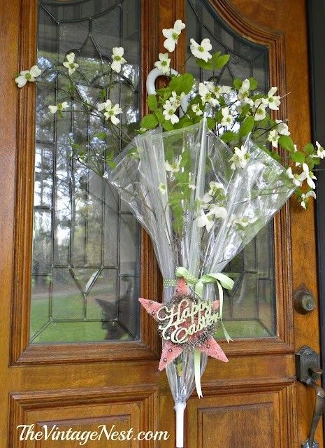 Spring Front Porch Decor Entrance, Spring Front Porch Decor, Umbrella Wreath, Carillons Diy, Decor Entrance, Spring Front Porch, Easter Door Decor, Umbrella Decorations, Deco Nature