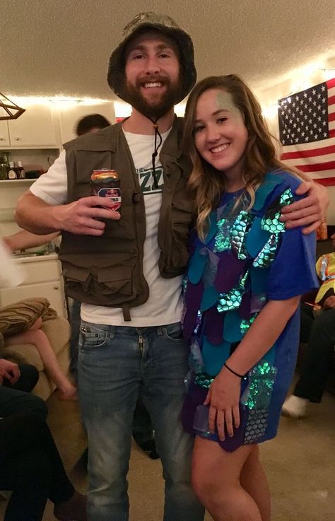 Couples Costumes Diy, Diy Fish Costume, Fisherman Costume, Fisherman Outfit, Costume Couples, Purim Costumes, College Grad Cap Ideas, Diy Couples Costumes, Fish Costume