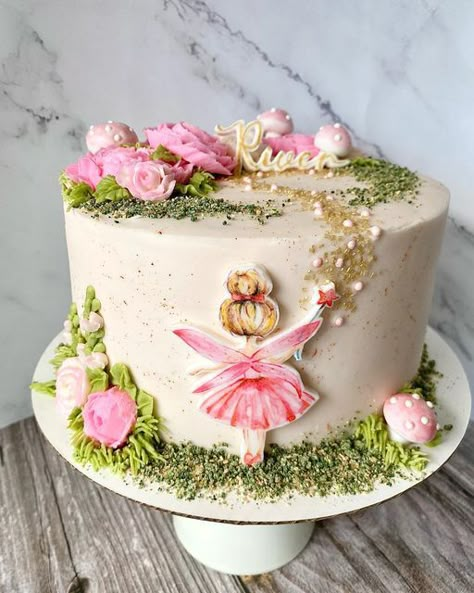 Fairy Buttercream Cake, Fairy Garden Cakes For Girls Birthday, Fairy Garden Smash Cake, Fairy Garden Baby Shower Cake, My Fairy First Birthday Cake, Buttercream Fairy Cake, Garden Fairy Cake, Flower Fairy Cake, Fairy Smash Cake Ideas