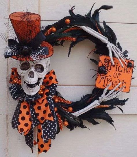 How to Make a DIY Whimsical Halloween Wreath - Finding Mandee Moldes Halloween, Wreaths Design, Skull Wreath, Halloween Door Wreaths, Casa Halloween, Dollar Tree Halloween, Diy Halloween Wreath, Adornos Halloween, Halloween Crafts Decorations