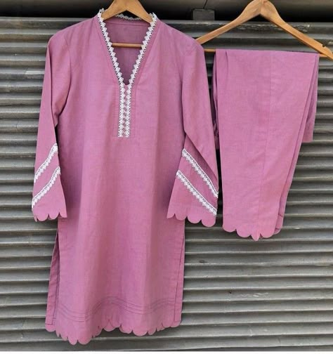 Simple Suits, Women Trousers Design, Dress Designing, Lace Dress Design, Latest Dress Design, Kurta Style, Simple Kurta Designs, Pakistani Fashion Casual, Trendy Shirt Designs