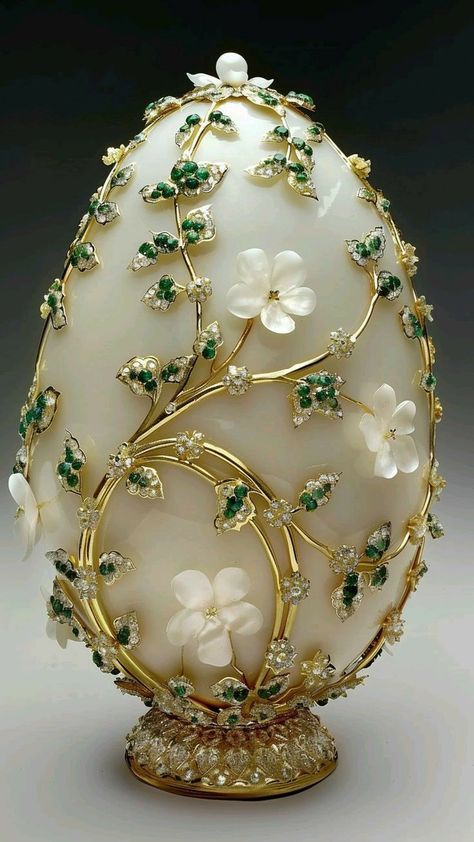 Fabrege Eggs, Eggs Art, Egg Artistry, Egg Shell Art, Faberge Jewelry, Carved Eggs, Decorative Eggs, Faberge Egg, Painted Vinyl