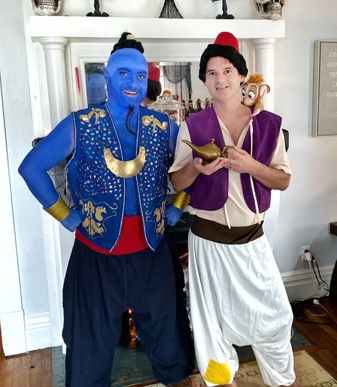 Genie And Aladdin Costume, Aladdin Group Costume, Gay Couple Costumes, Gay Couple Halloween Costumes, Aladdin Costume Diy, Aladdin Outfit, Aladdin Genie Costume, Aladdin And Genie, Genie Outfit