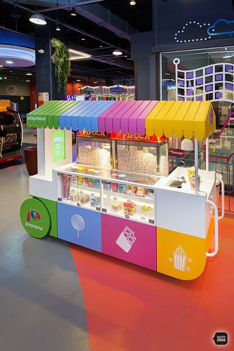 Mall Kiosk, Ice Cream Stand, Food Kiosk, Kids Cafe, Food Cart Design, Cart Design, Pani Puri, Candy Cart, Candy Land Christmas Decorations Outdoor