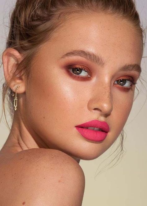 Make Up Yeux, Magenta Lipstick, Pink Lipstick Makeup, Bright Pink Lipsticks, Pink Lips Makeup, Bright Lipstick, Hot Pink Lips, Beautiful Lipstick, Women Lipstick