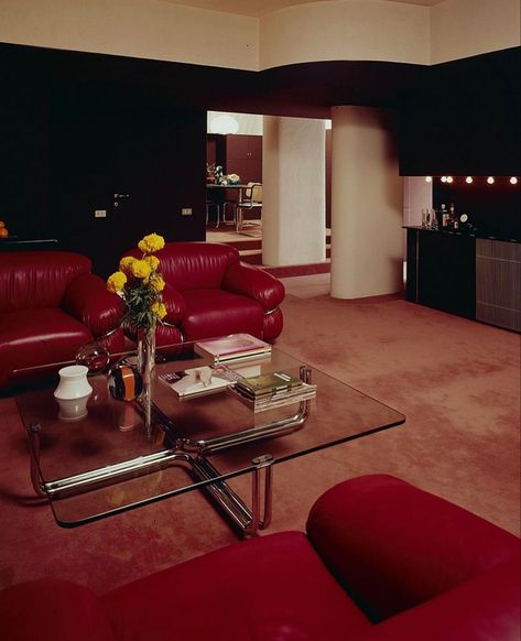 1980s Apartment Interior, 90's Decor, Gianfranco Frattini, 80s Penthouse, 80s Luxury Interior, 80s Apartment Aesthetic, 80s Living Room, 1980s Interior Design, 90s Interior Design