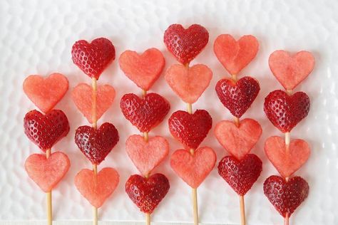 Keto Valentines Day, Watermelon Ice Pops, Keto Valentines, Pizza Fruit, Ice Pop Recipes, Heart Shaped Food, Fruit Appetizers, Shaped Food, Healthy Valentines