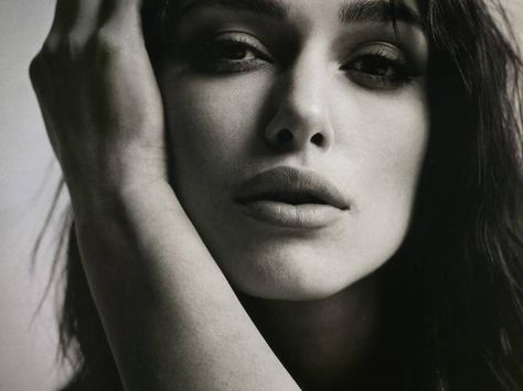 Keira Knightly Keira Knightley Photoshoot, Elisabeth Swan, Kiera Knightly, Keira Knightly, Beauty Shots, Keira Knightley, British Actresses, Victor Hugo, Girl Crush